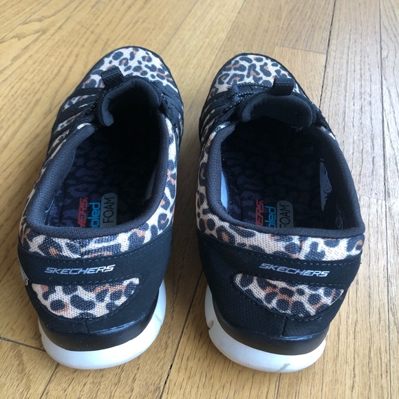 Sketchers Air- Cooled memory Foam sneakers size 7 leopard - Picture 4 of 7